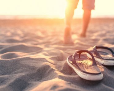Chaussure pour plage : claquette, tong ou sandale mule
