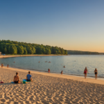 découvrez les plages idylliques du grand lac aux états-unis et profitez de moments de détente uniques au bord de l'eau.